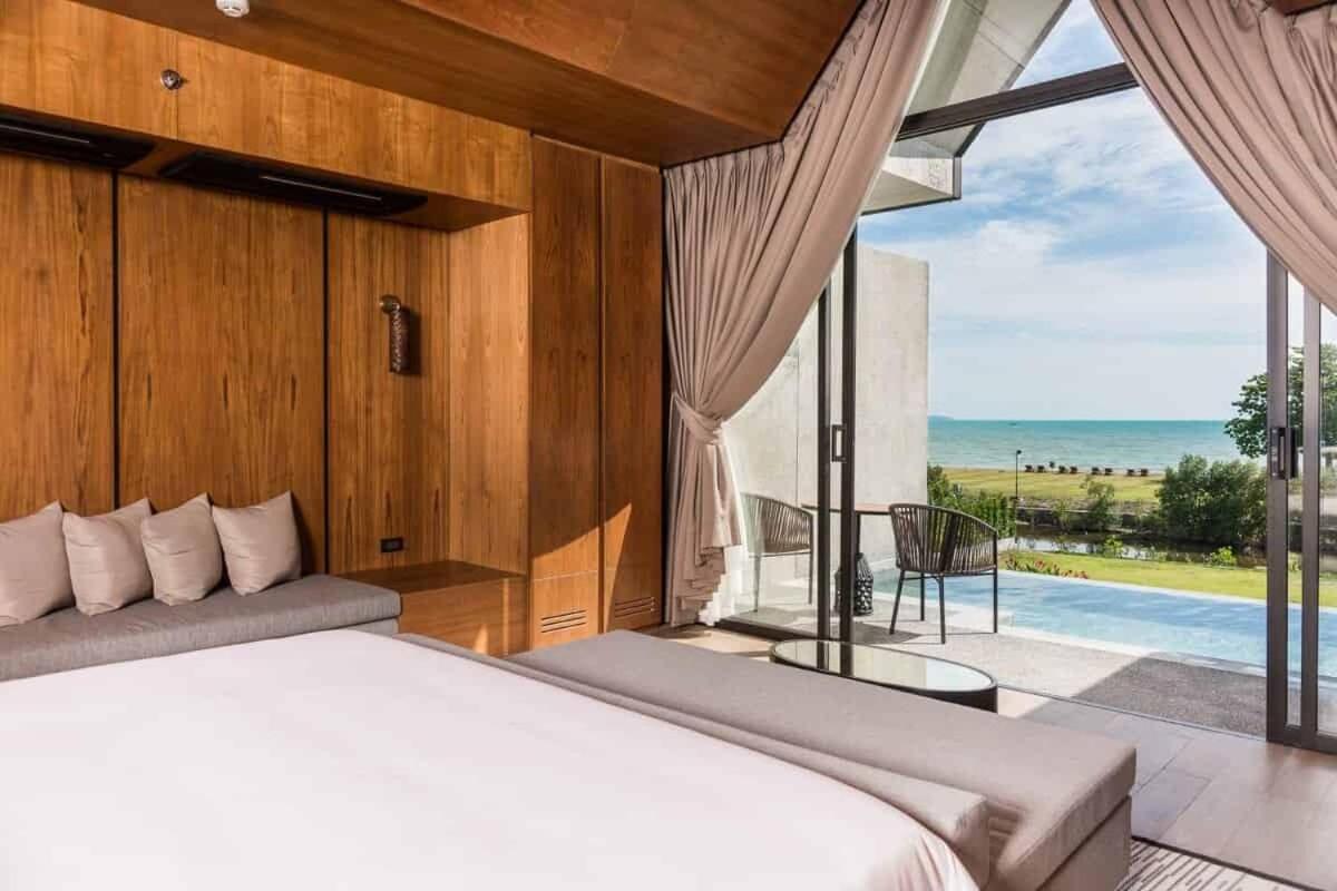 Ana Anan Resort & Villas Pattaya Na Chom Thian Exterior photo A bedroom at the hotel