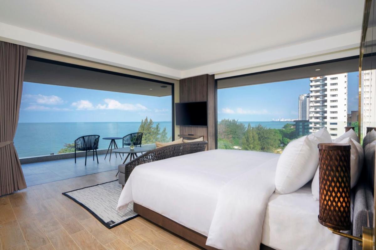 Ana Anan Resort & Villas Pattaya Na Chom Thian Exterior photo Executive Suite