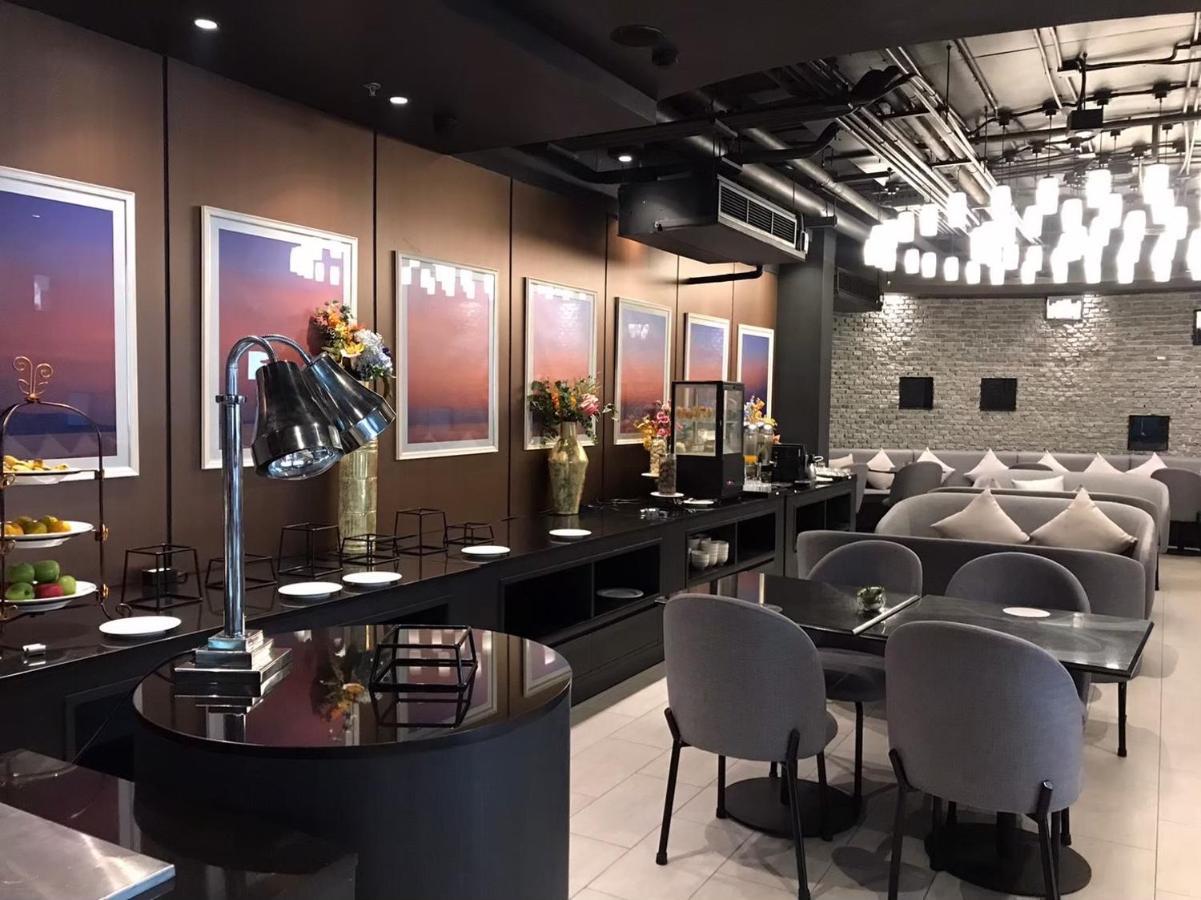 Ana Anan Resort & Villas Pattaya Na Chom Thian Exterior photo The lounge at the airport