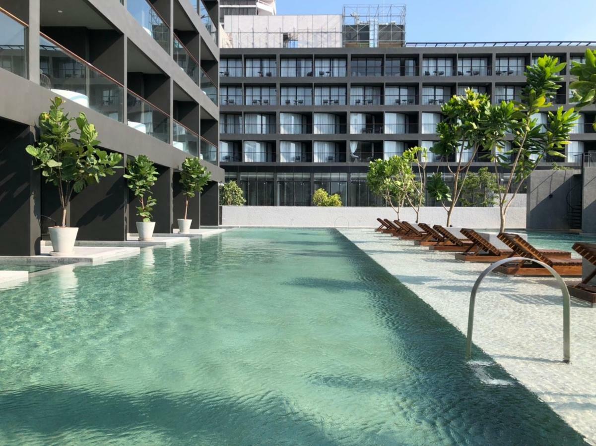 Ana Anan Resort & Villas Pattaya Na Chom Thian Exterior photo The hotel's pool
